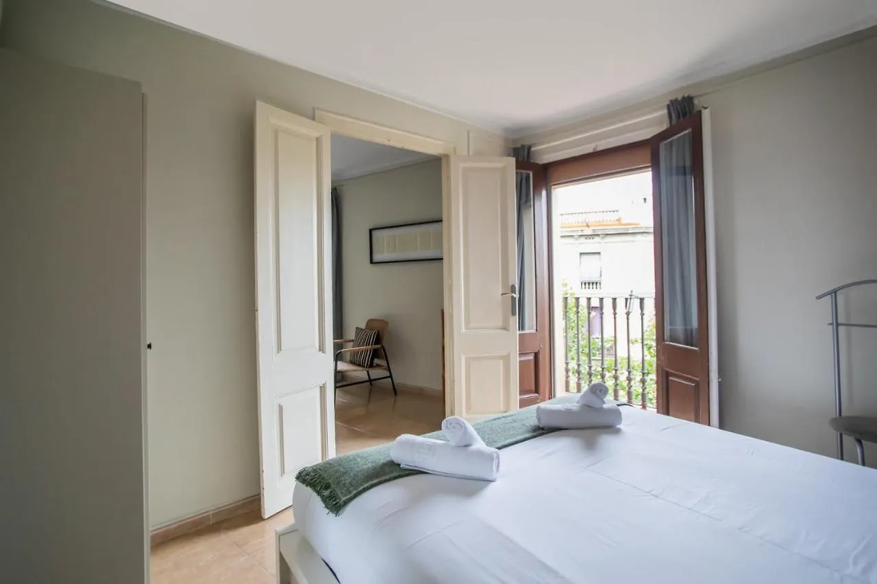 42Man1018 Centrally Located Flat In Sant Antoni Barselona